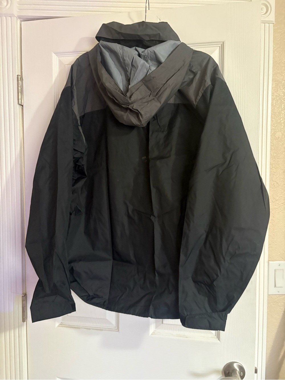 Columbia Rain Jacket - Picture 4 of 4